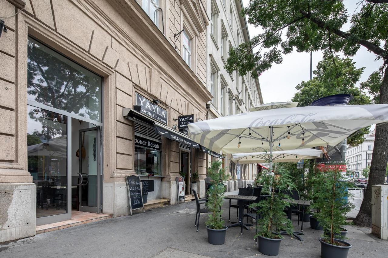 Dessewffy Premium Apartment Budapest Exteriör bild